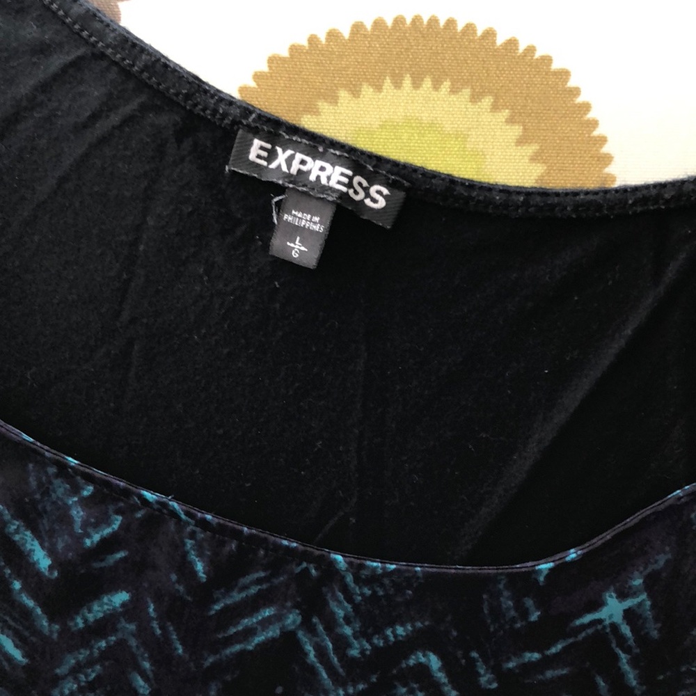 Blouse - Picture 2 of 3